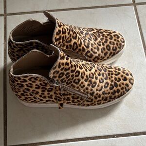 Steve Madden Leopard Print Shoes with Zipper